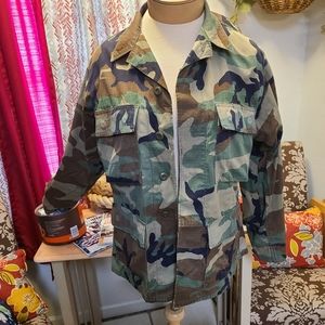 Army Jacket runs big I'm a 14/16 and can fit